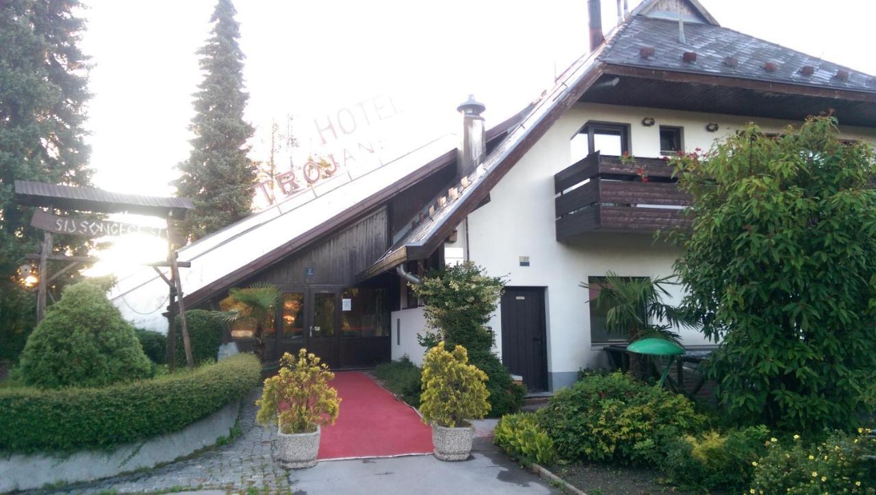 Hotel Trojane, Inspiration Of The Green Retreat Bagian luar foto
